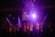 2Glorify@VBEmmen met Findlay Anderson op 5-6-2011. Achterwand 4 MH\'s 250 HMI + 10 LED panelen.